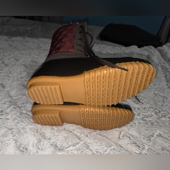 Magellan Outdoors Women's Brown and Burgundy Insulated Lace-Up Winter Boots - Picture 7 of 11